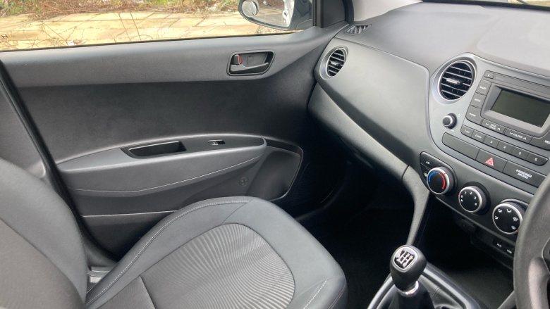 Hyundai i10 1.0 SE 5dr Petrol Hatchback